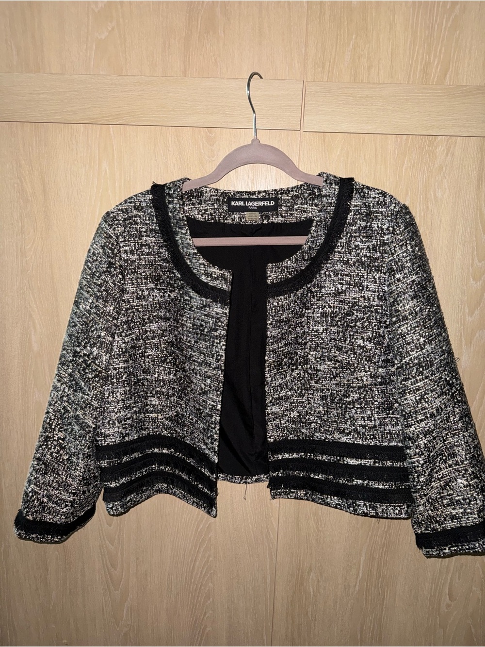 Karl Lagerfeld Paris Women’s XL Black White Tweed Cropped Jacket Fringe Trim